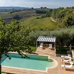 Villa Binetti 7, Emma