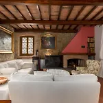 Villa Binetti 7, Emma *