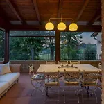 Binetti 7, Emma Villa *