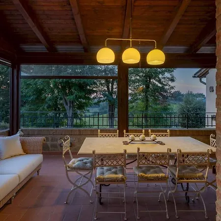 Binetti 7, Emma Villa *